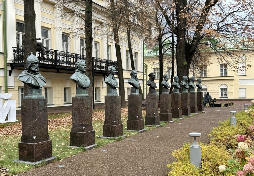 Тверская — Баррикадная: место встречи изменить можно  фото