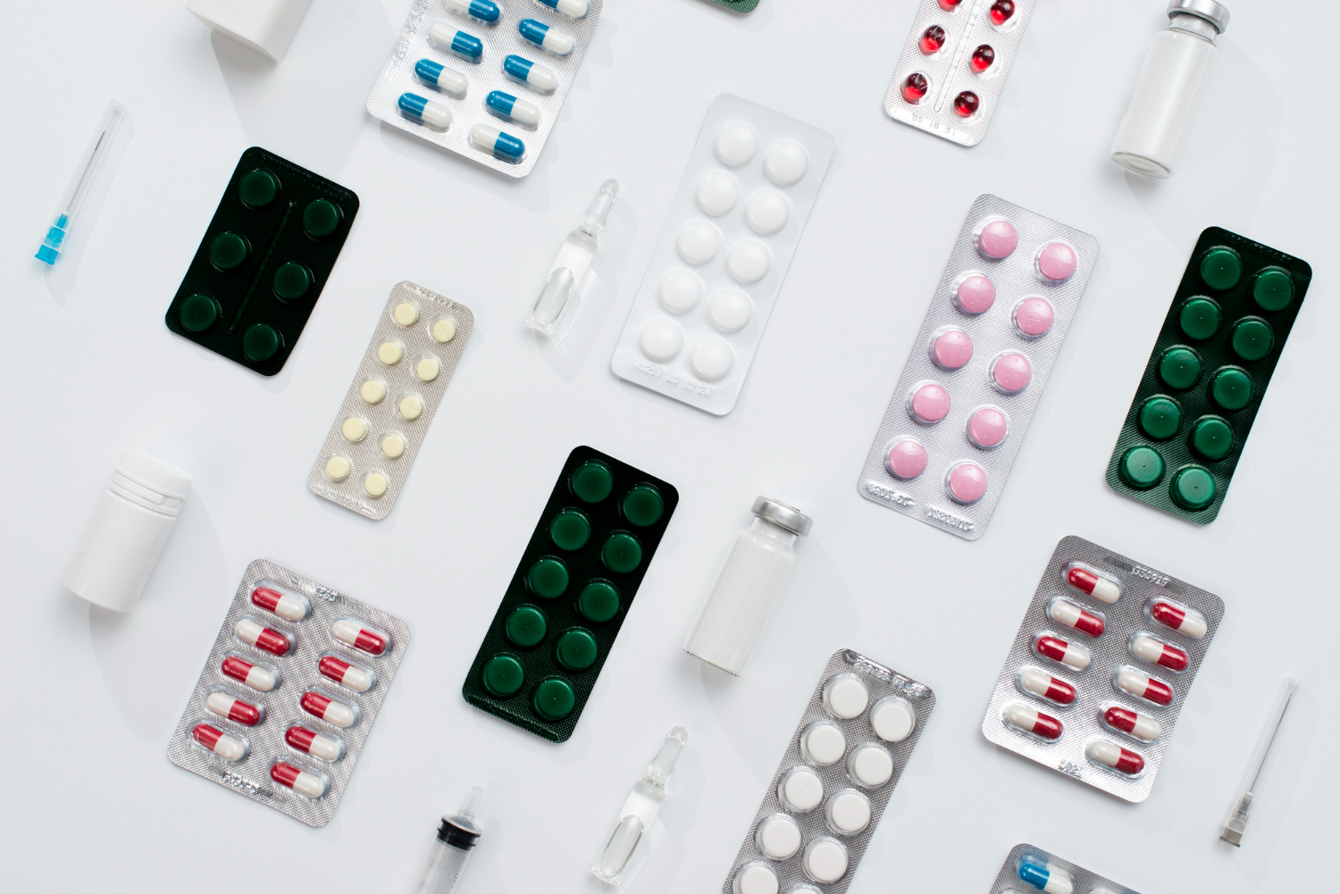 За советом — к врачу, за лекарствами — на сайт, фото