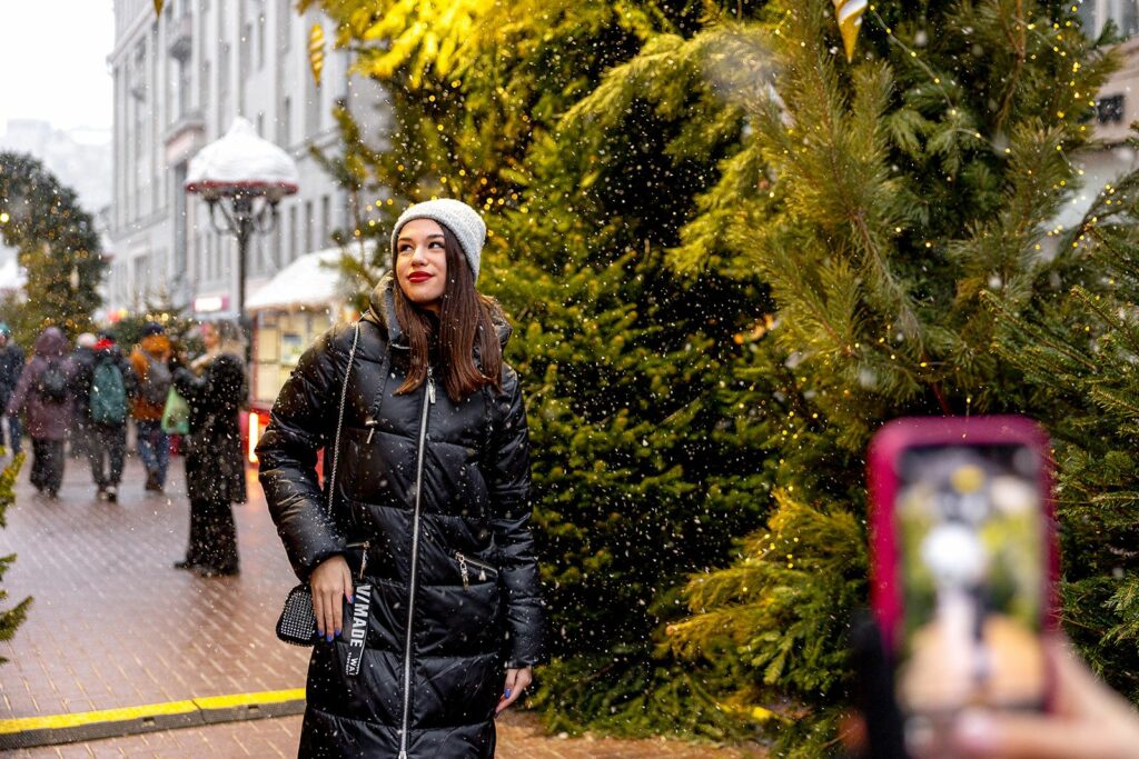 Бережная красота: столичные новогодние площадки украсят переосмысленные объекты прошлых лет  фото