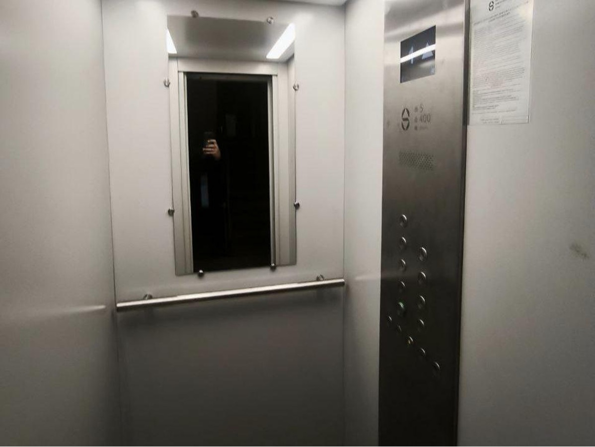 В многоквартирных домах Бабушкинского установили новые лифты, фото