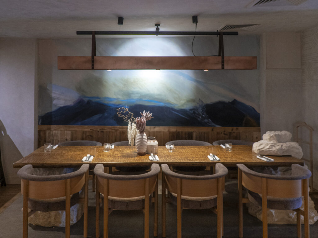 Художники-наивы, игра на ханге и новая кавказская кухня — куда пойти после работы Художники-наивы, игра на ханге и новая кавказская кухня — куда пойти после работы фото