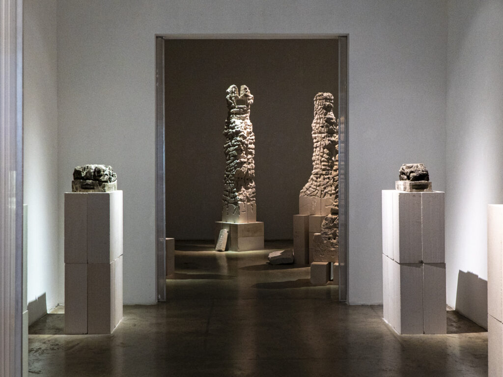 Древние руины, музыка советских кинокомпозиторов и тайский ресторан — куда пойти после работы  фото