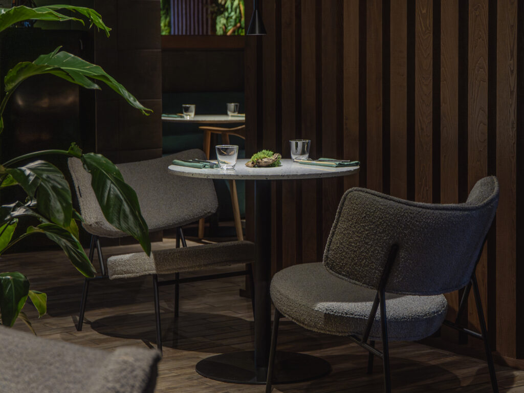 Бильярд в старейшем кинотеатре, модернизм в искусстве и ресторан для гедонистов — куда пойти после работы Бильярд в старейшем кинотеатре, модернизм в искусстве и ресторан для гедонистов — куда пойти после работы фото