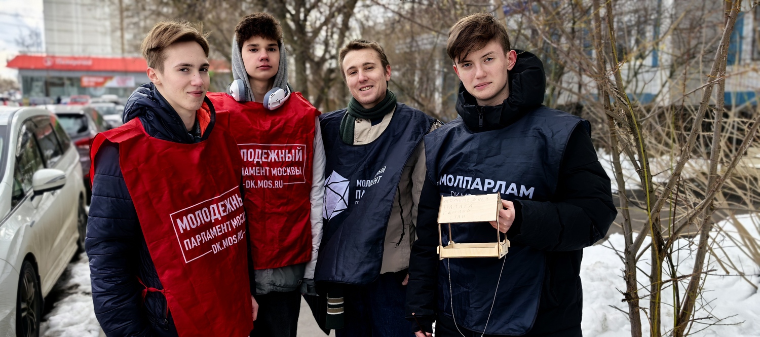 Молодежные палаты ЮЗАО установят кормушки в зоне отдыха «Тропарево», фото