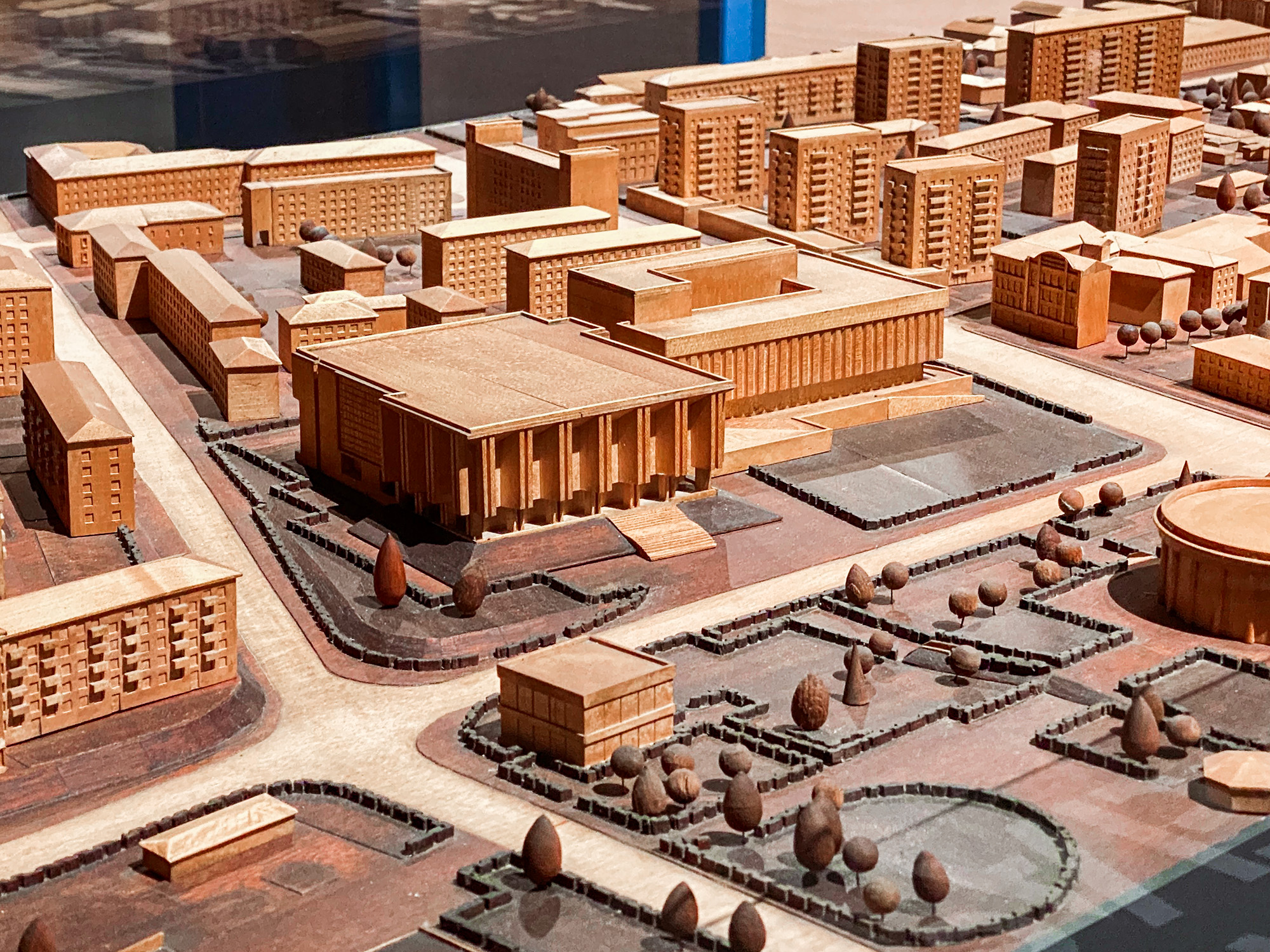 Выставка «Внутри города. Искусство архитектурного макета» в центре «Зотов» в Москве