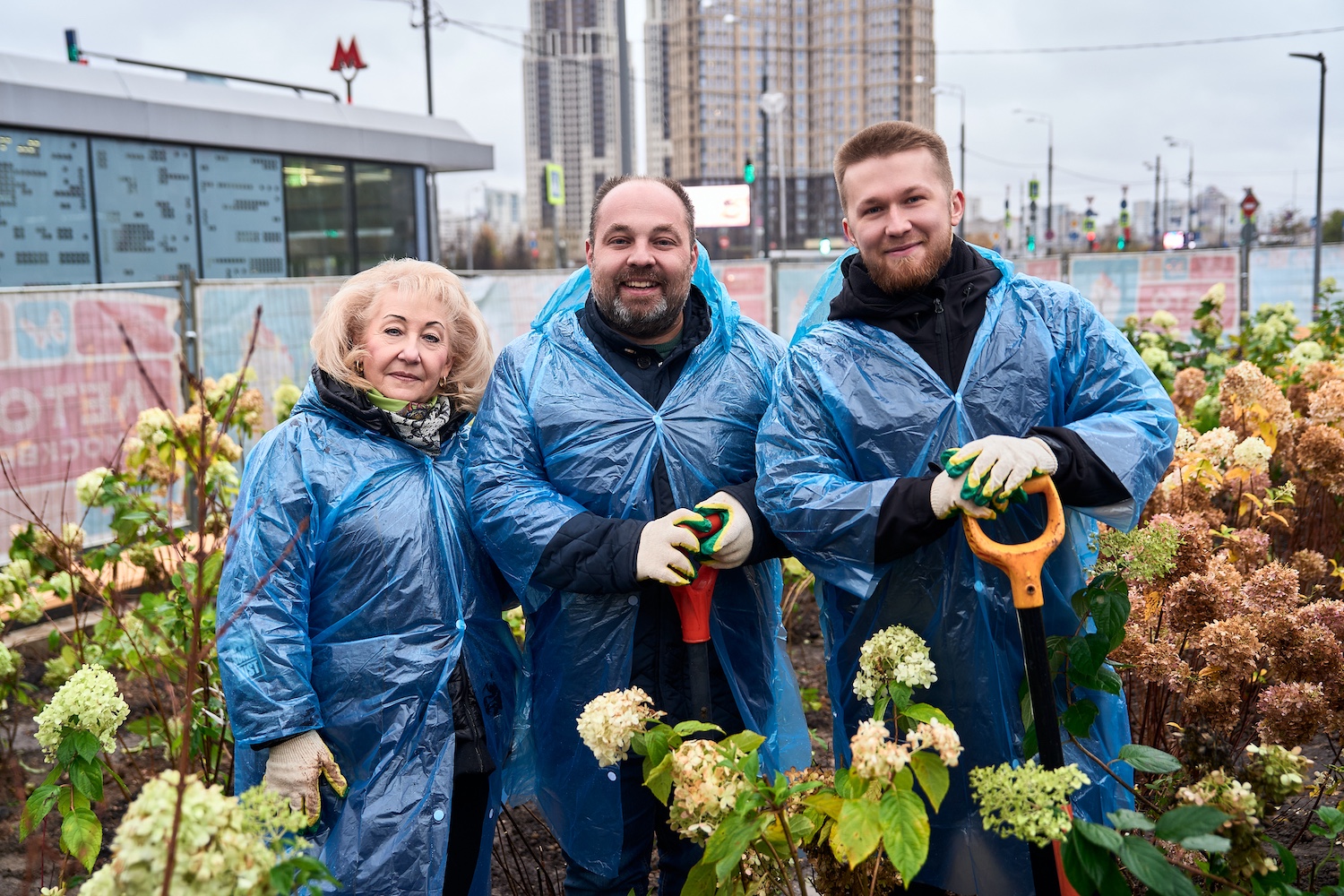Более 30 тысяч растений высадили во всех округах столицы благодаря акции «Озеленяем вместе», фото