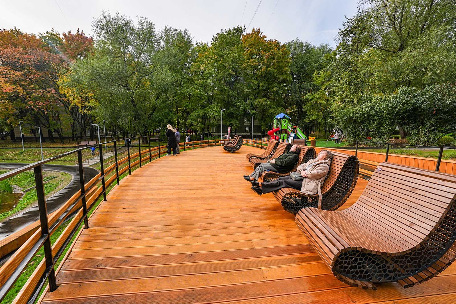 Территорию у Изютинского пруда благоустроили, фото