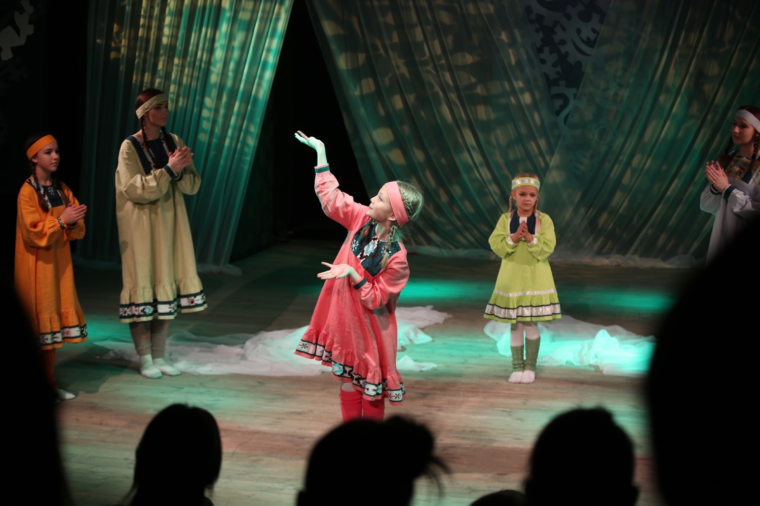 «Арт-театр на Ленинском» представит музыкальную сказку «Дерево превращений», фото