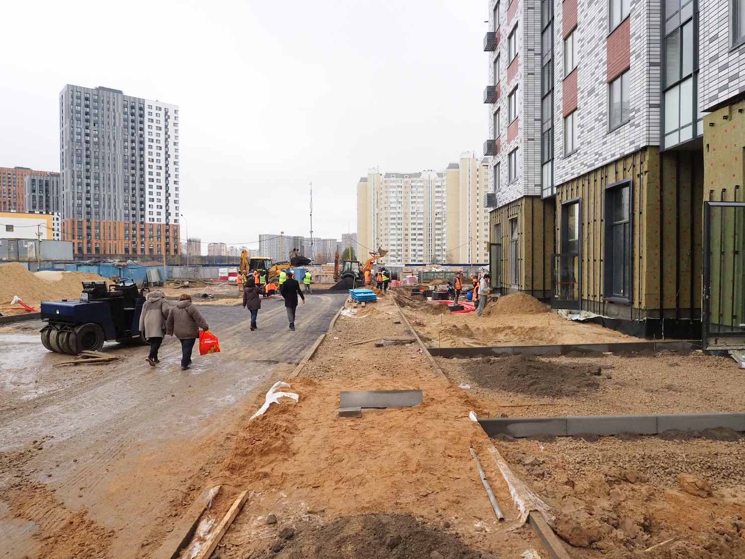 Жители Филимонковского района осмотрели свои реновационные дома, фото