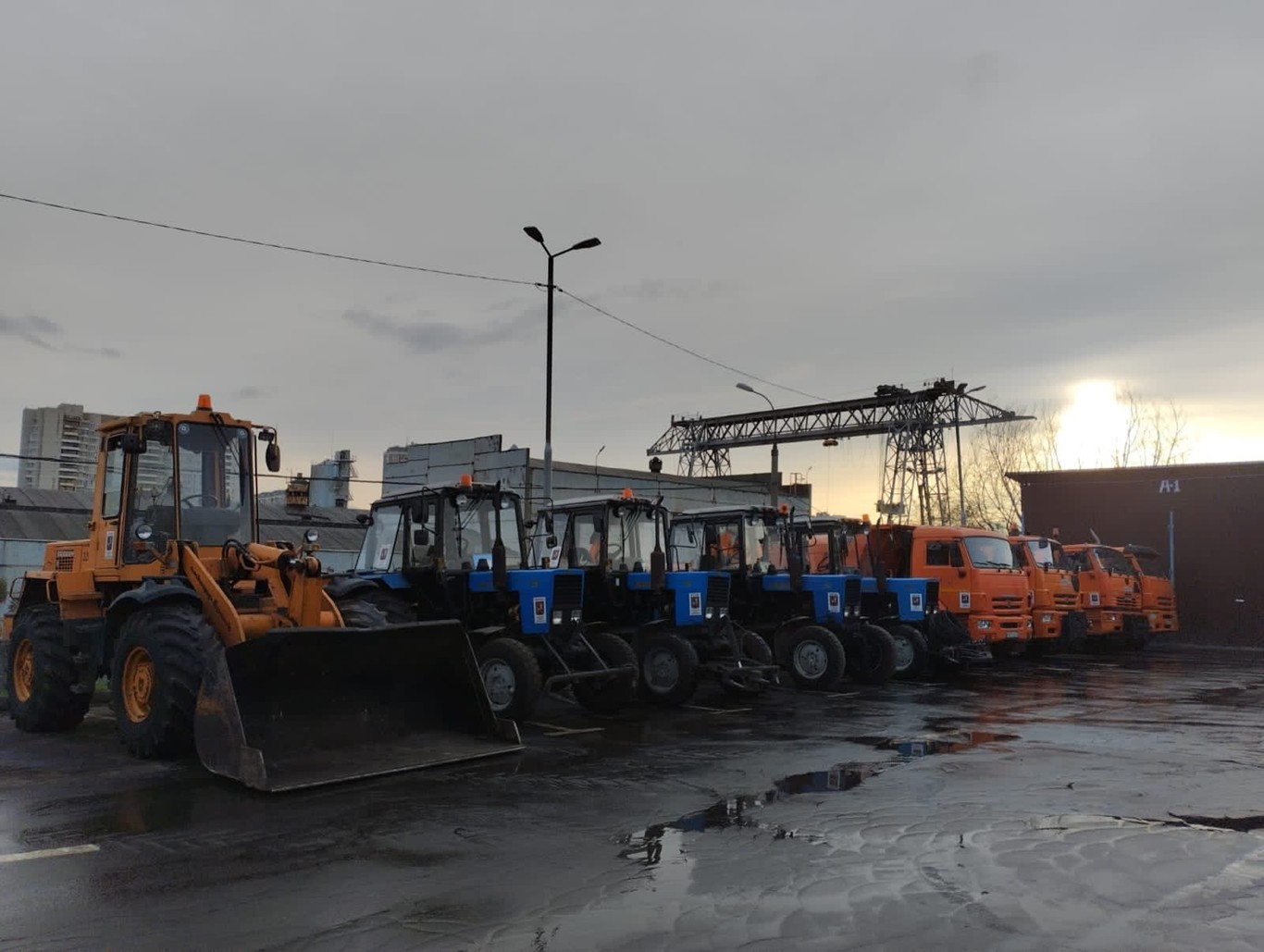 Спецтехнику в Южном Медведково подготовили к зиме, фото