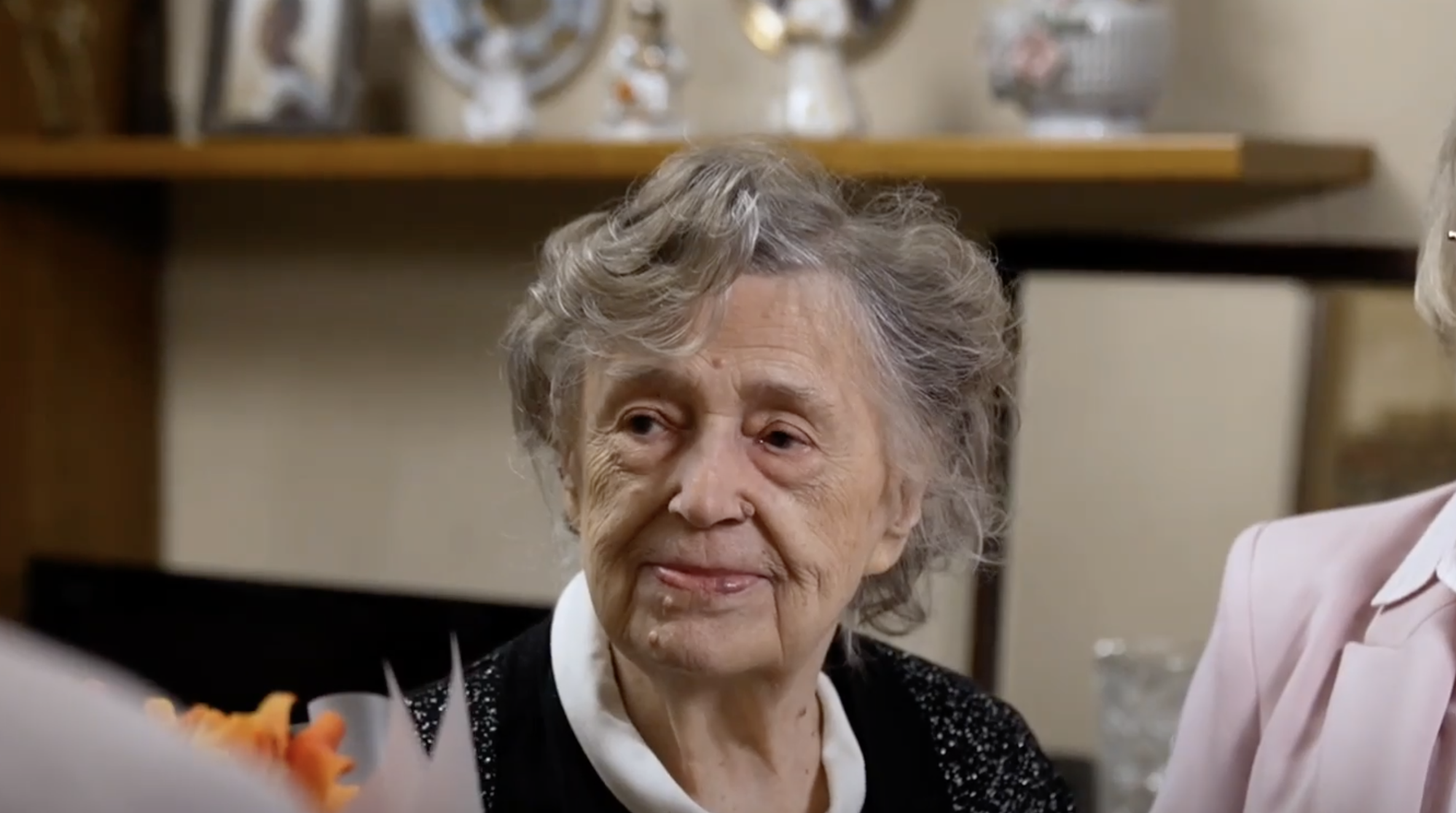 Собянин поздравил учителя с вековым юбилеем, фото