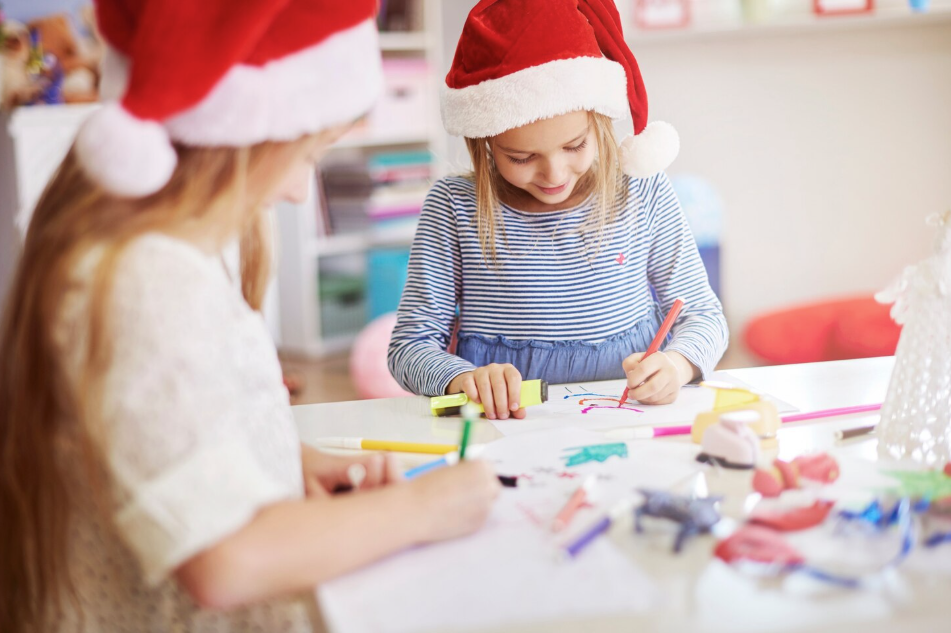 Познавательно-игровое занятие «Новый год шагает по планете» пройдет в библиотеке № 222, фото