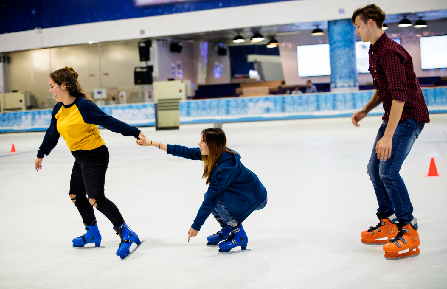 Ледовые эстафеты «Быстрые, смелые, умелые» пройдут в Марьино, фото
