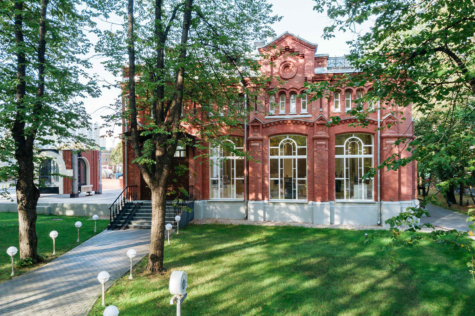 Деловой квартал в историческом архитектурном ансамбле получил скоростной интернет, фото