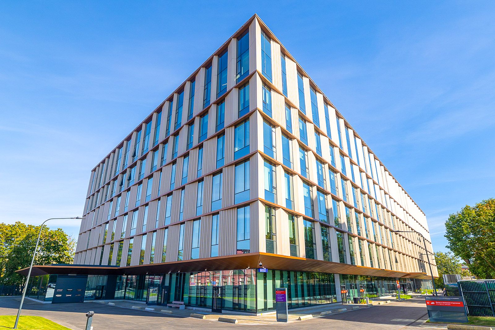 Ефимов: С 2011 года в рамках АИП в столице было построено больше 20 больничных корпусов, фото