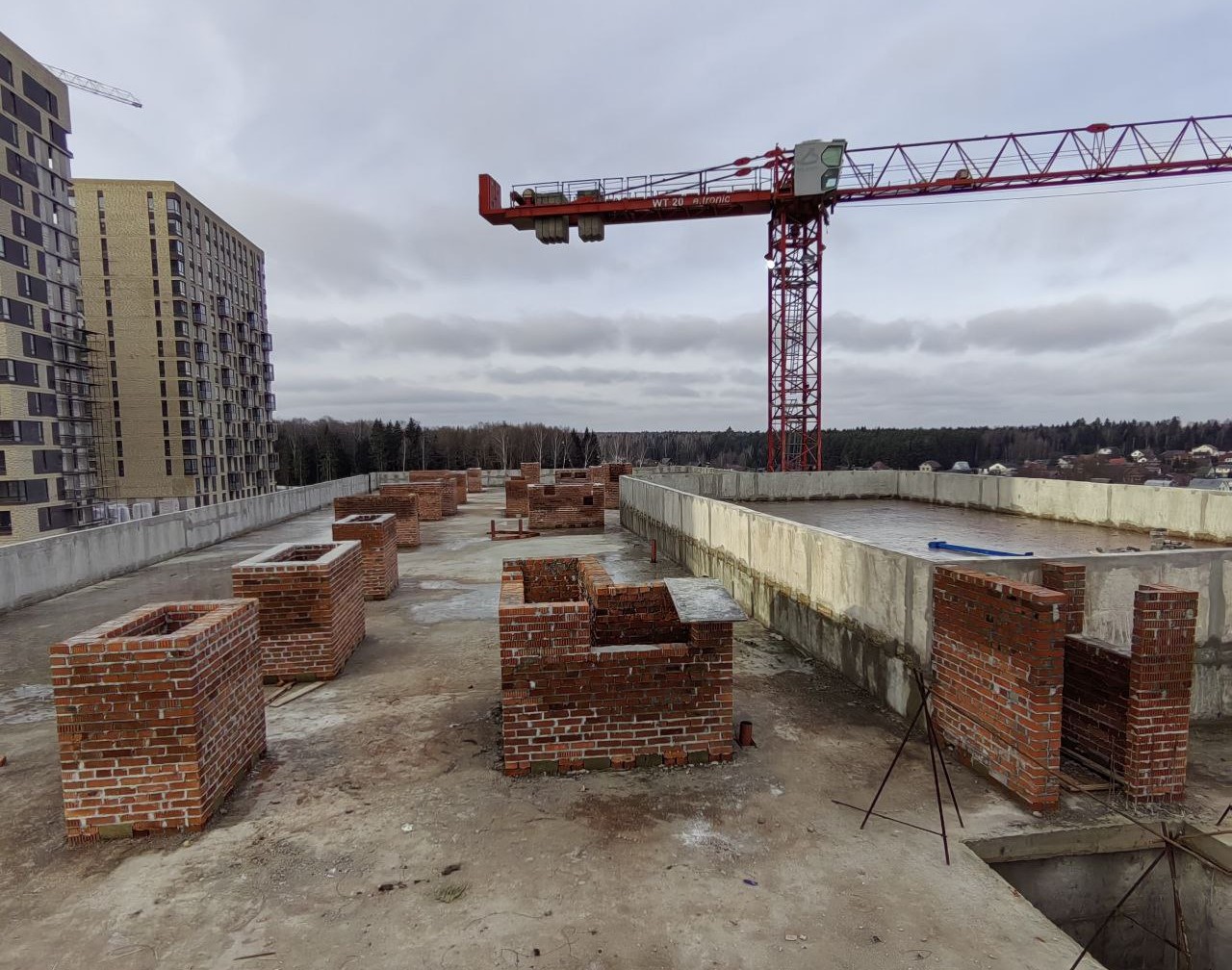 Остекление началось в новом учебном центре Филимонковского района, фото