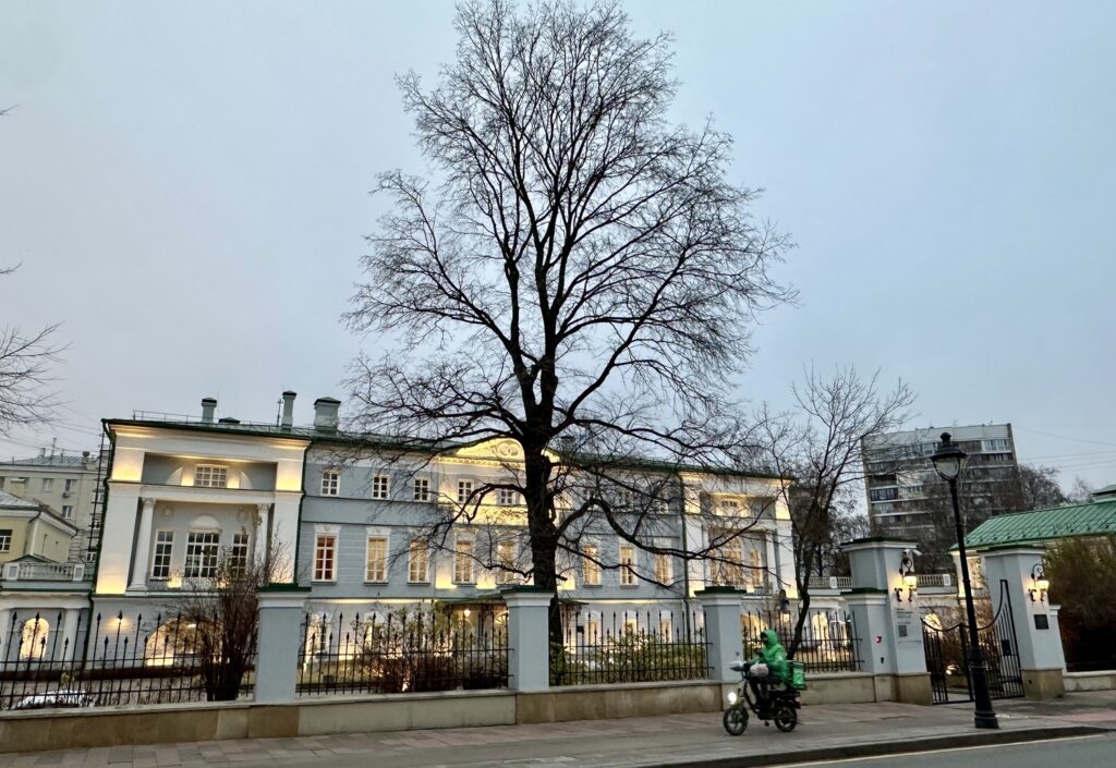 Тверская — Баррикадная: Патриаршие без «Патриков». Часть 1 Тверская — Баррикадная: Патриаршие без «Патриков». Часть 1 фото