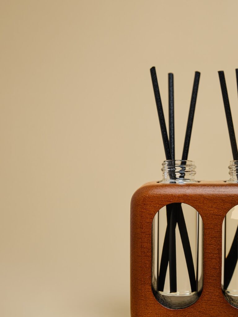 Три флакона. Три ноты. Одна композиция. Как сломать стереотипы на рынке ароматизаторов Три флакона. Три ноты. Одна композиция. Как сломать стереотипы на рынке ароматизаторов фото