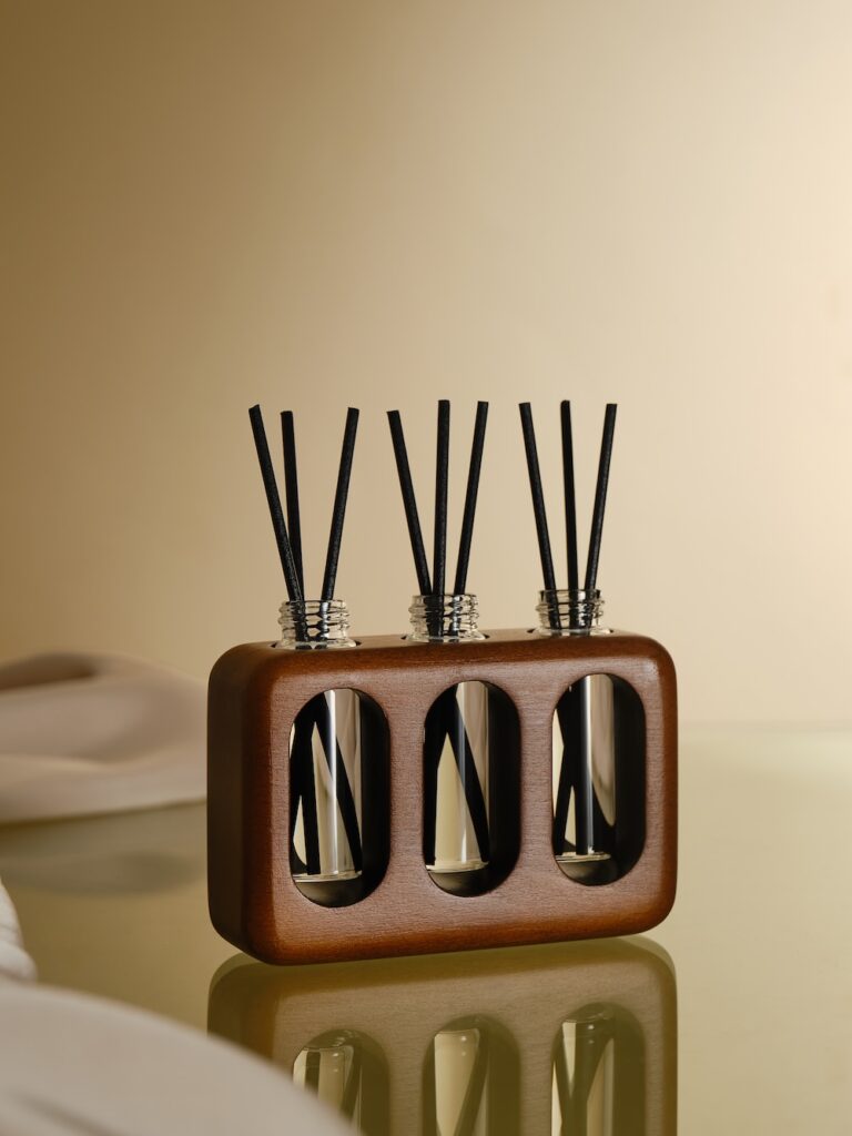 Три флакона. Три ноты. Одна композиция. Как сломать стереотипы на рынке ароматизаторов Три флакона. Три ноты. Одна композиция. Как сломать стереотипы на рынке ароматизаторов фото