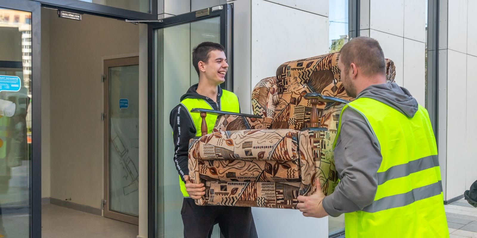 Владимир Ефимов: Суперсервисом по оформлению документов на жилье по программе реновации воспользовались около 27 тысяч раз, фото