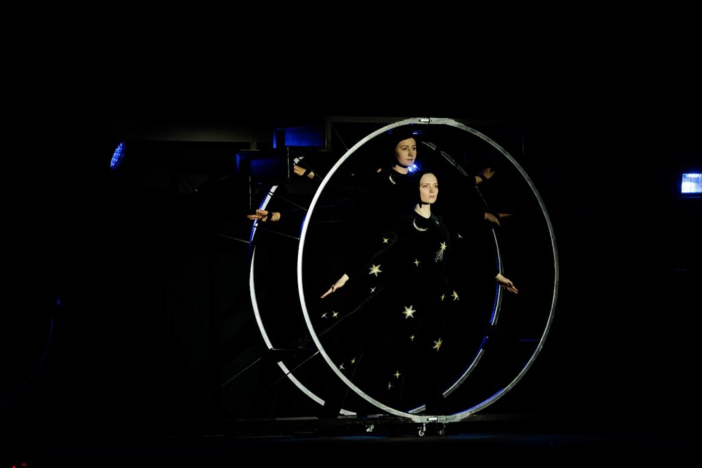 Новогодние праздники в Москве — куда пойти за атмосферой волшебства Новогодние праздники в Москве — куда пойти за атмосферой волшебства фото