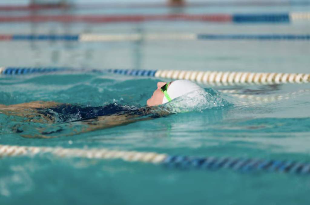 Художник-футурист, плавание и традиционная грузинская кухня — куда пойти после работы Художник-футурист, плавание и традиционная грузинская кухня — куда пойти после работы фото