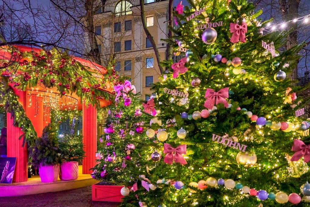 От косметики и чая до одежды и украшений: на Тверском бульваре открыт маркет локальных брендов  фото