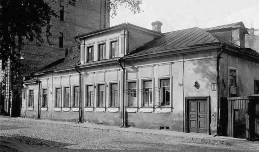 Арбатская — Баррикадная: не молчавшая Молчановка Арбатская — Баррикадная: не молчавшая Молчановка фото