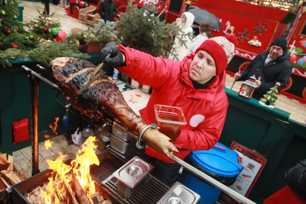 От Манежной до Гольяново: гастрономическое путешествие по площадкам &laquo;Зимы в Москве&raquo;  фото