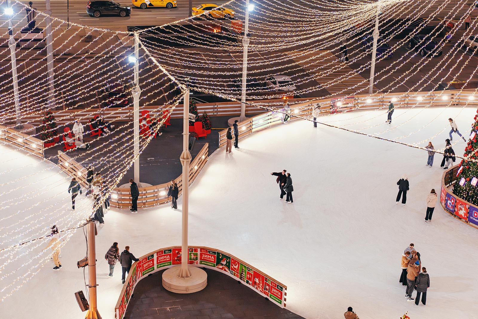 Каникулы на катках: кто и где отдыхал в Москве на новогодних праздниках, фото