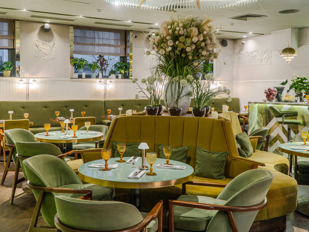 Рисунки пастелью, китайские свитки и необистро &mdash; куда пойти после работы  фото