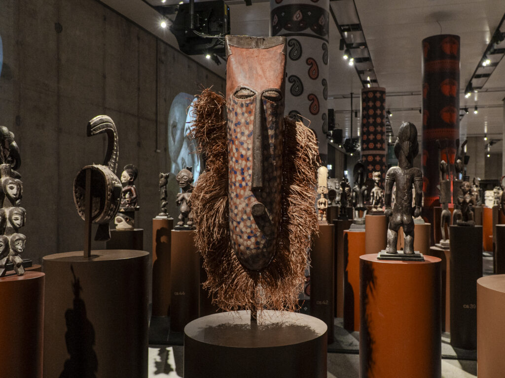 Искусство Африки, вечер барокко и современное бистро — куда пойти после работы Искусство Африки, вечер барокко и современное бистро — куда пойти после работы фото