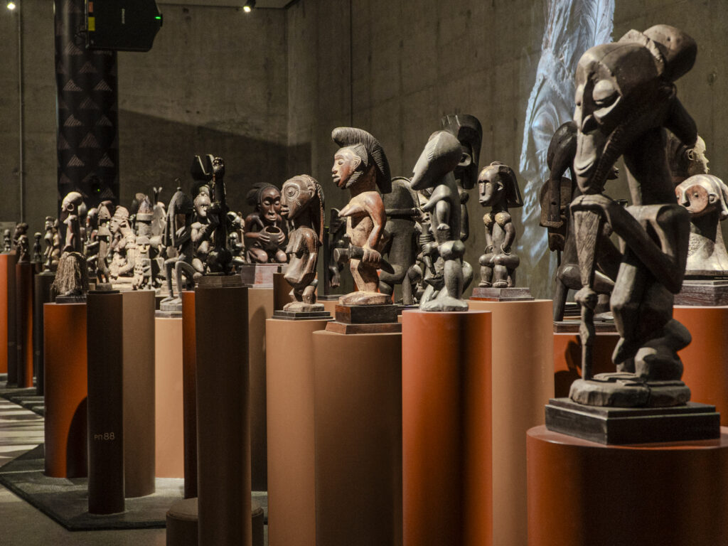 Искусство Африки, вечер барокко и современное бистро — куда пойти после работы Искусство Африки, вечер барокко и современное бистро — куда пойти после работы фото