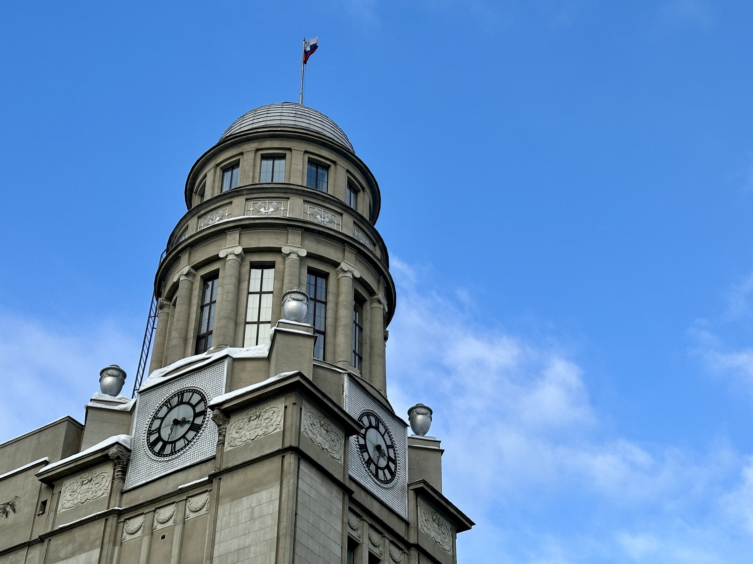 Театральная — Лубянка: колорит «Бубновской дыры» и иранский Грифон в Теплых рядах, фото