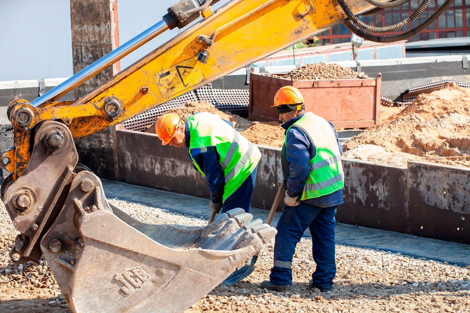 Владимир Ефимов: Завершается строительство путепровода над Кантемировской улицей, фото