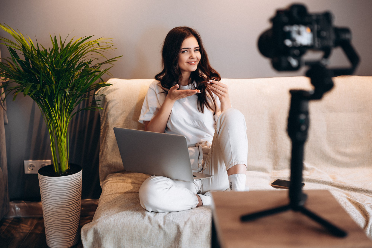 Нейросети избавляют блогеров от рутины, но не привносят искренности, фото