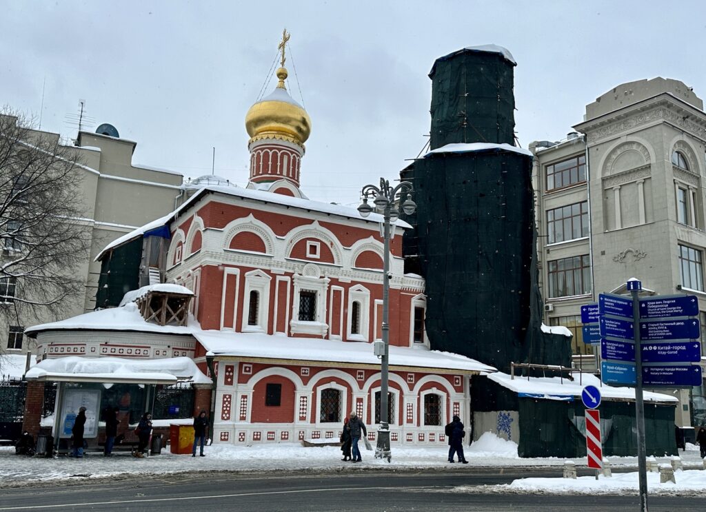 Китай-город и вновь Китай-город: по &laquo;каменному разнотравью&raquo; Васильевского луга  фото