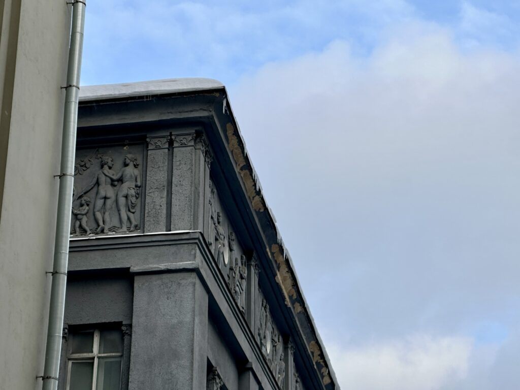 Китай-город и вновь Китай-город: по &laquo;каменному разнотравью&raquo; Васильевского луга  фото