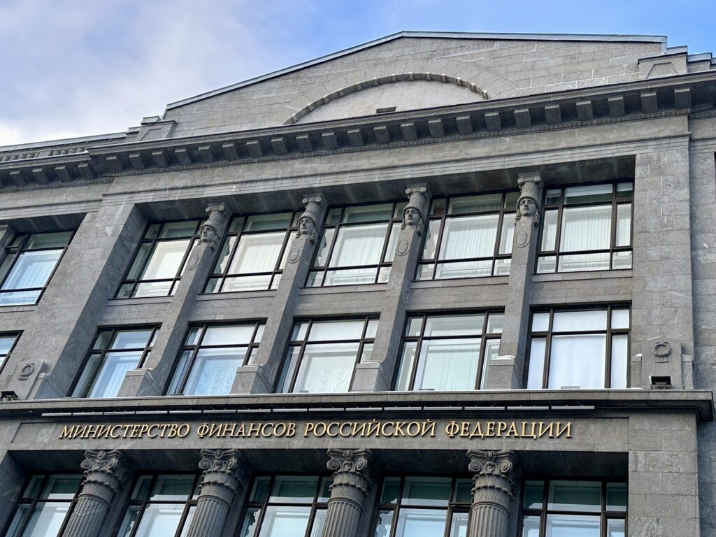 Театральная &mdash; Лубянка: колорит &laquo;Бубновской дыры&raquo; и иранский Грифон в Теплых рядах  фото