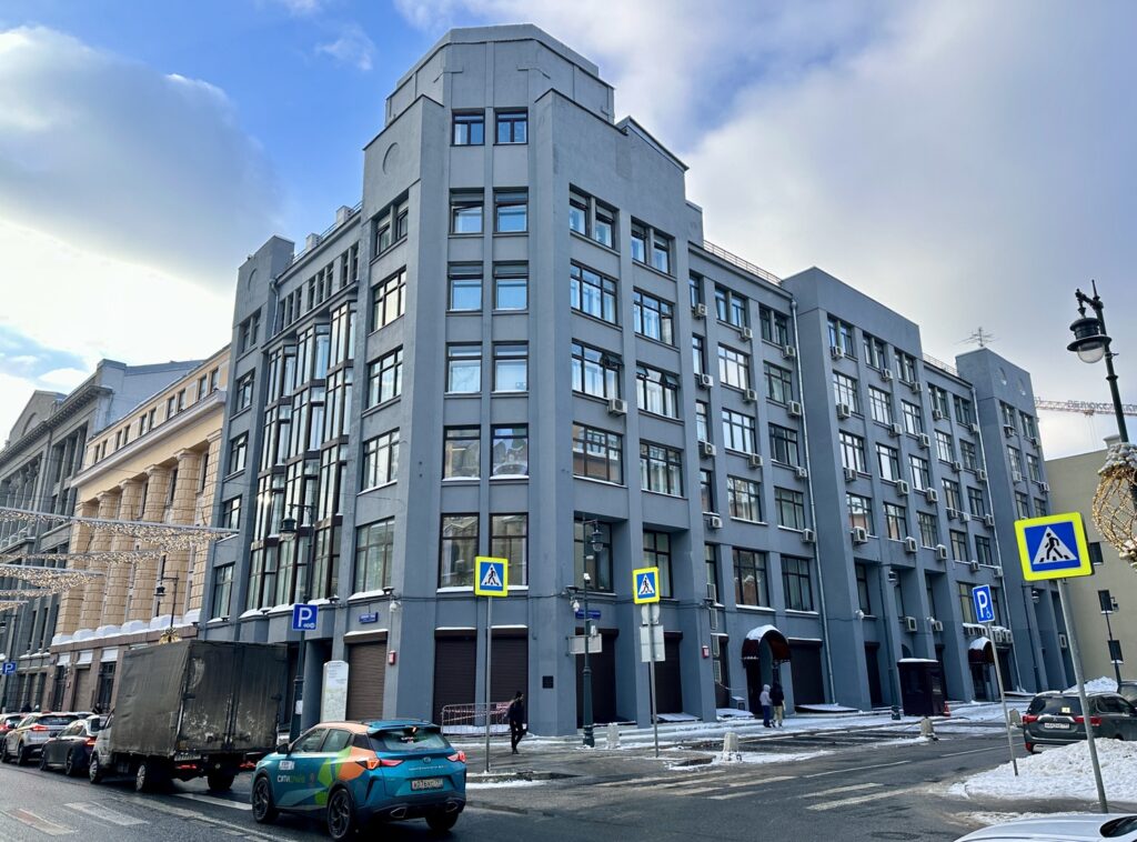 Театральная &mdash; Лубянка: колорит &laquo;Бубновской дыры&raquo; и иранский Грифон в Теплых рядах  фото