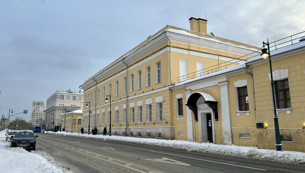 Китай-город и вновь Китай-город: по &laquo;каменному разнотравью&raquo; Васильевского луга  фото