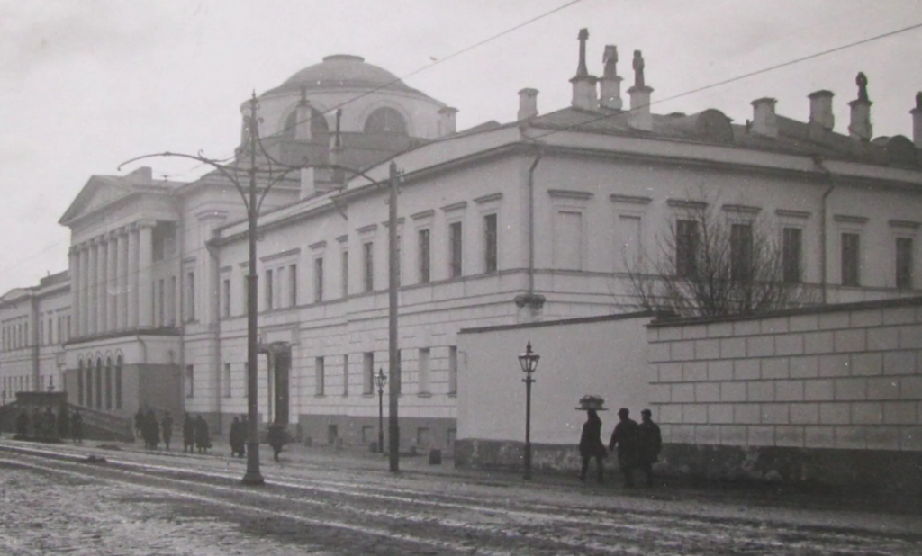 Китай-город и вновь Китай-город: по &laquo;каменному разнотравью&raquo; Васильевского луга  фото