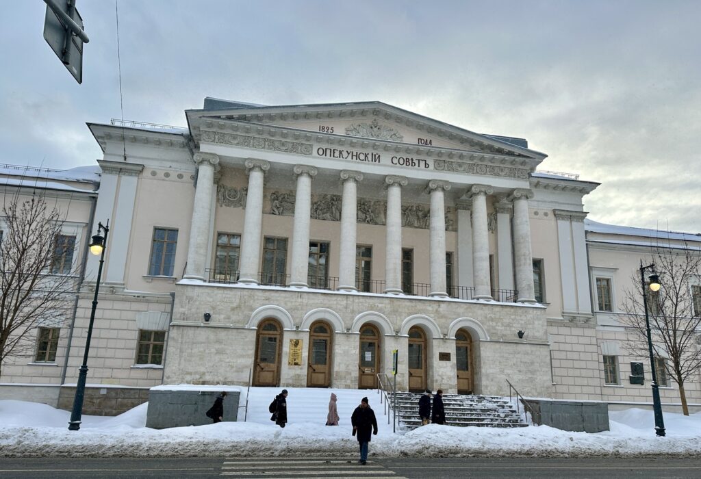 Китай-город и вновь Китай-город: по &laquo;каменному разнотравью&raquo; Васильевского луга  фото