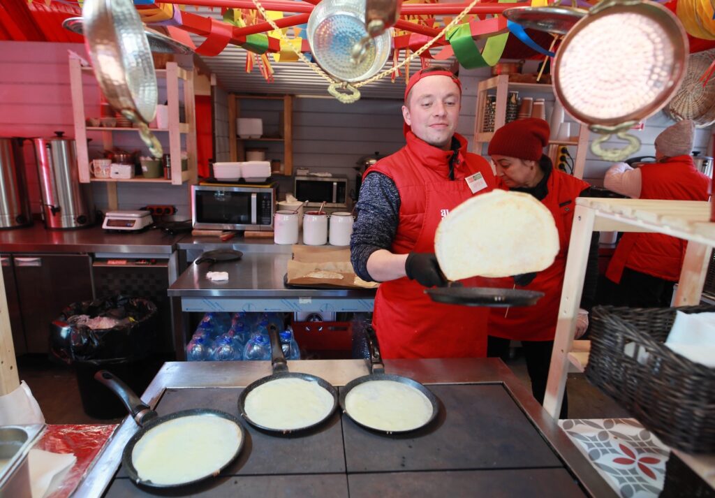 Блины, традиции и добрые дела: как столица встретит Масленицу Блины, традиции и добрые дела: как столица встретит Масленицу фото