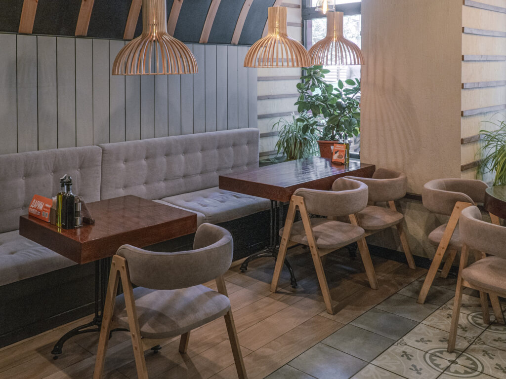 Театральные традиции Азии, роспись гипсовых фигур и спагеттерия — куда пойти после работы Театральные традиции Азии, роспись гипсовых фигур и спагеттерия — куда пойти после работы фото