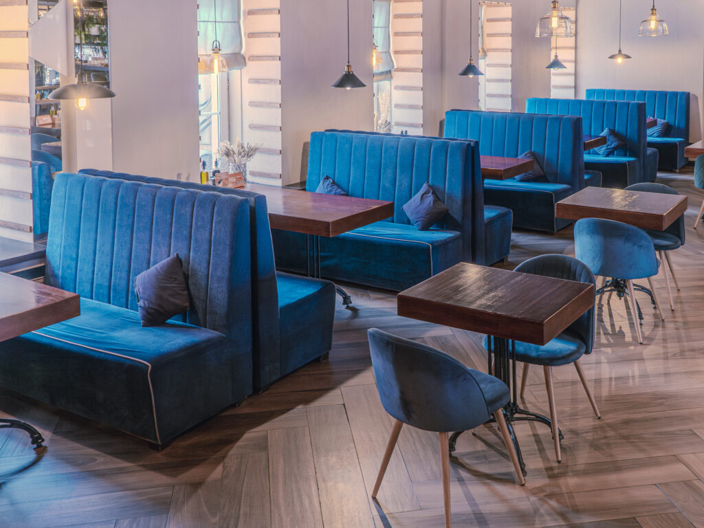 Театральные традиции Азии, роспись гипсовых фигур и спагеттерия — куда пойти после работы Театральные традиции Азии, роспись гипсовых фигур и спагеттерия — куда пойти после работы фото