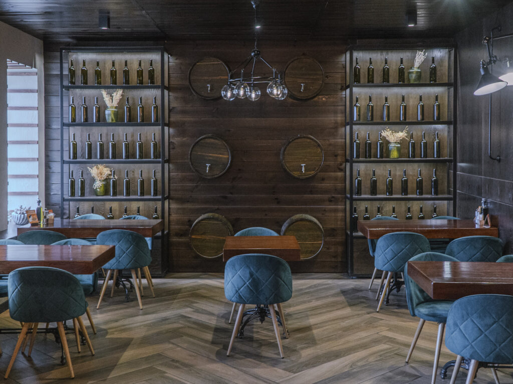 Театральные традиции Азии, роспись гипсовых фигур и спагеттерия — куда пойти после работы Театральные традиции Азии, роспись гипсовых фигур и спагеттерия — куда пойти после работы фото