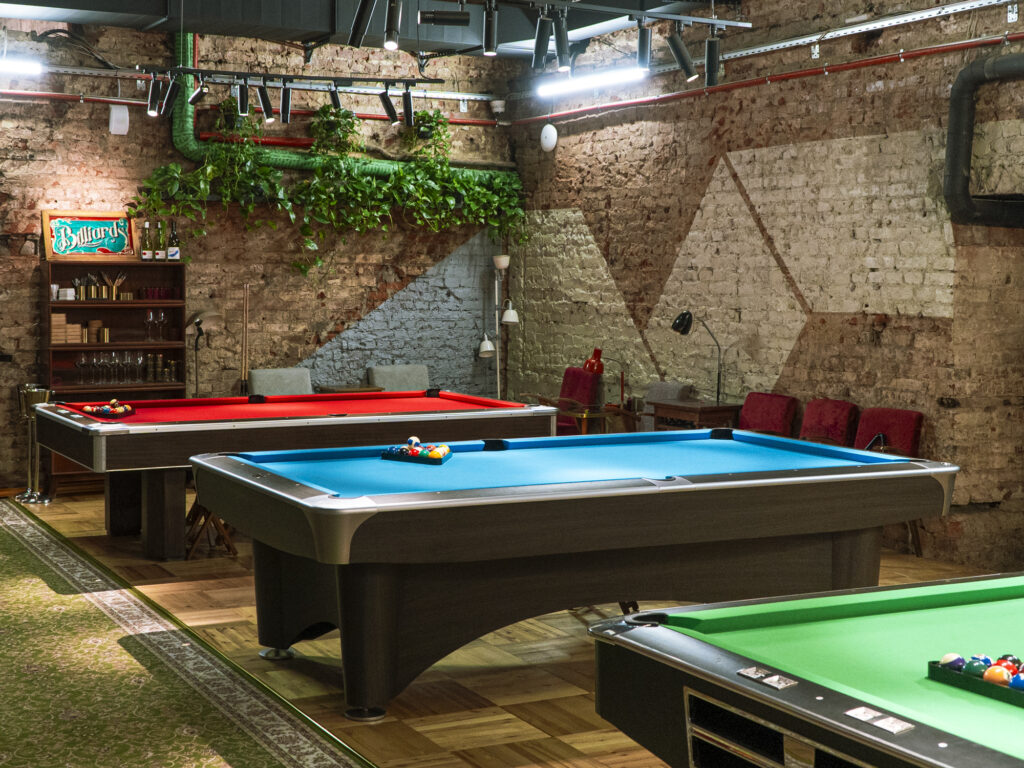 Современная китайская живопись, спектакль в спектакле и электробуфет &mdash; куда пойти после работы  фото