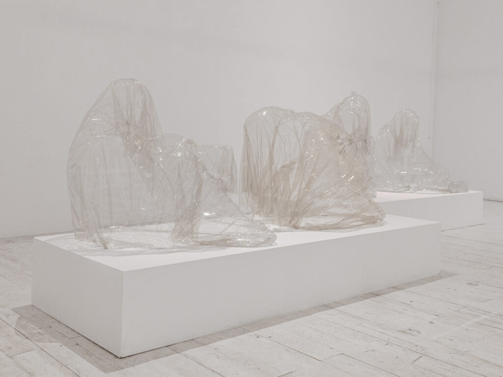 Современная китайская живопись, спектакль в спектакле и электробуфет &mdash; куда пойти после работы  фото