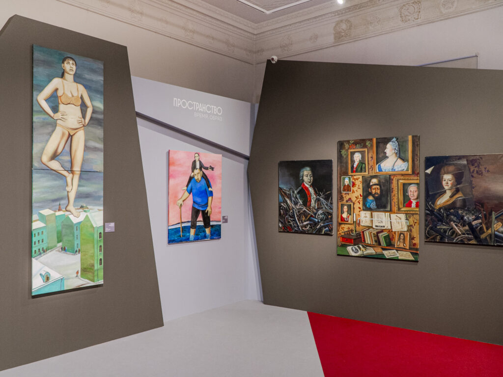 Оперные шедевры в библиотеке, выставка российских художников и семейный ресторан &mdash; куда пойти после работы  фото